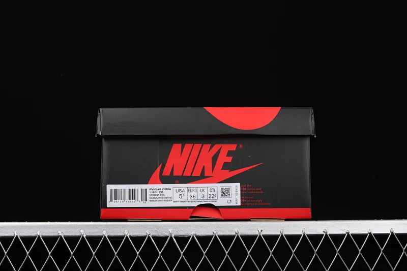 All categories Air Jordan Jordan series basketball shoes Air Jordan 1 High Air Jordan AJ1 Satin WMNS "Black Toe" AJ1 classic replica Joe 1 silk black toe CD0461-016